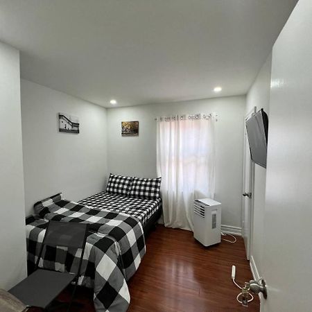 #1 Convvy-Nient Residence! Торонто Экстерьер фото