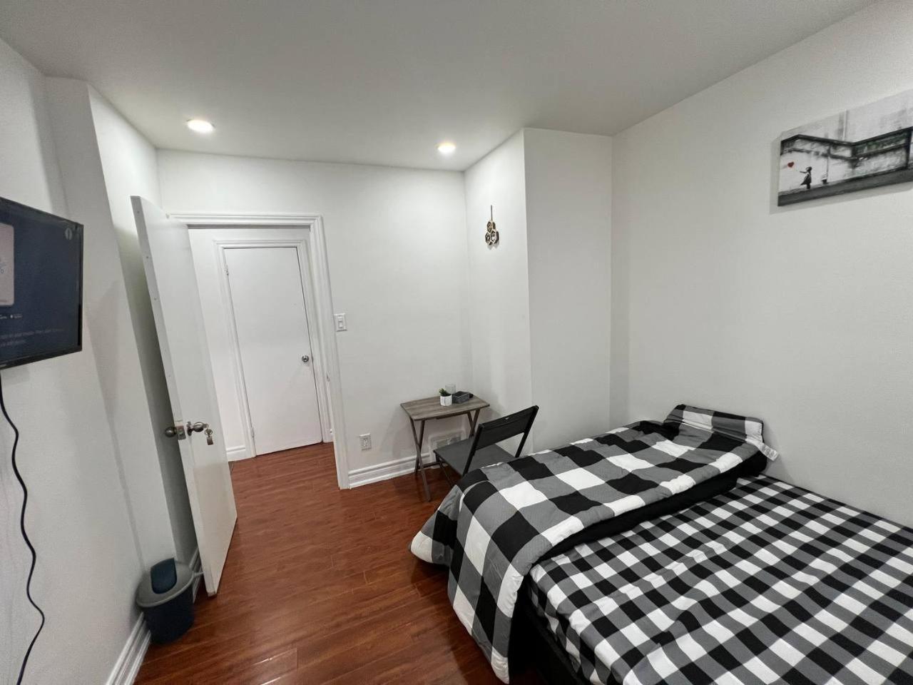 #1 Convvy-Nient Residence! Торонто Экстерьер фото