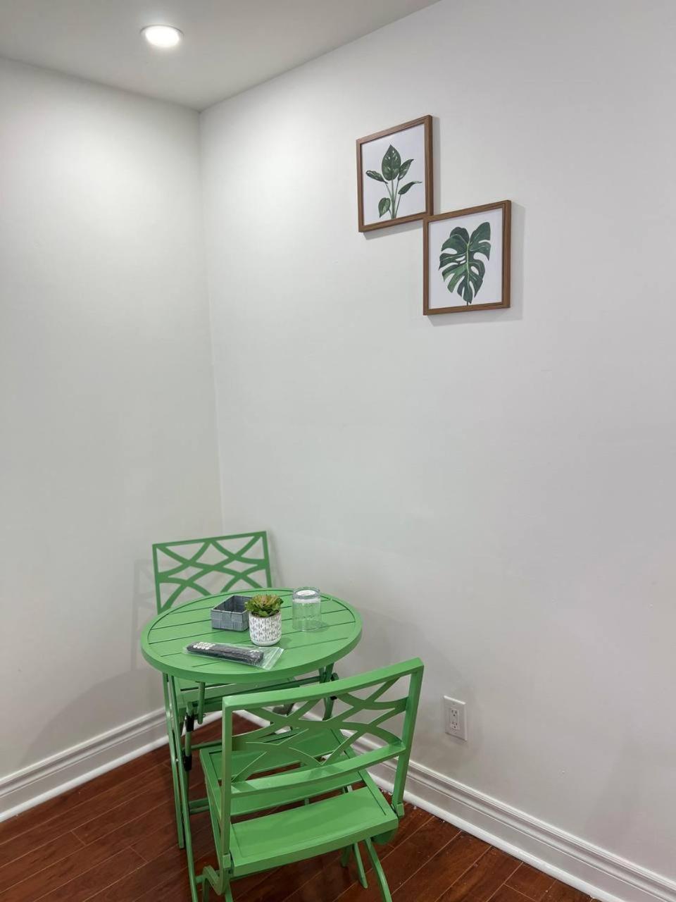 #1 Convvy-Nient Residence! Торонто Экстерьер фото