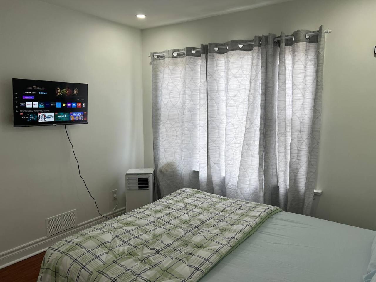 #1 Convvy-Nient Residence! Торонто Экстерьер фото