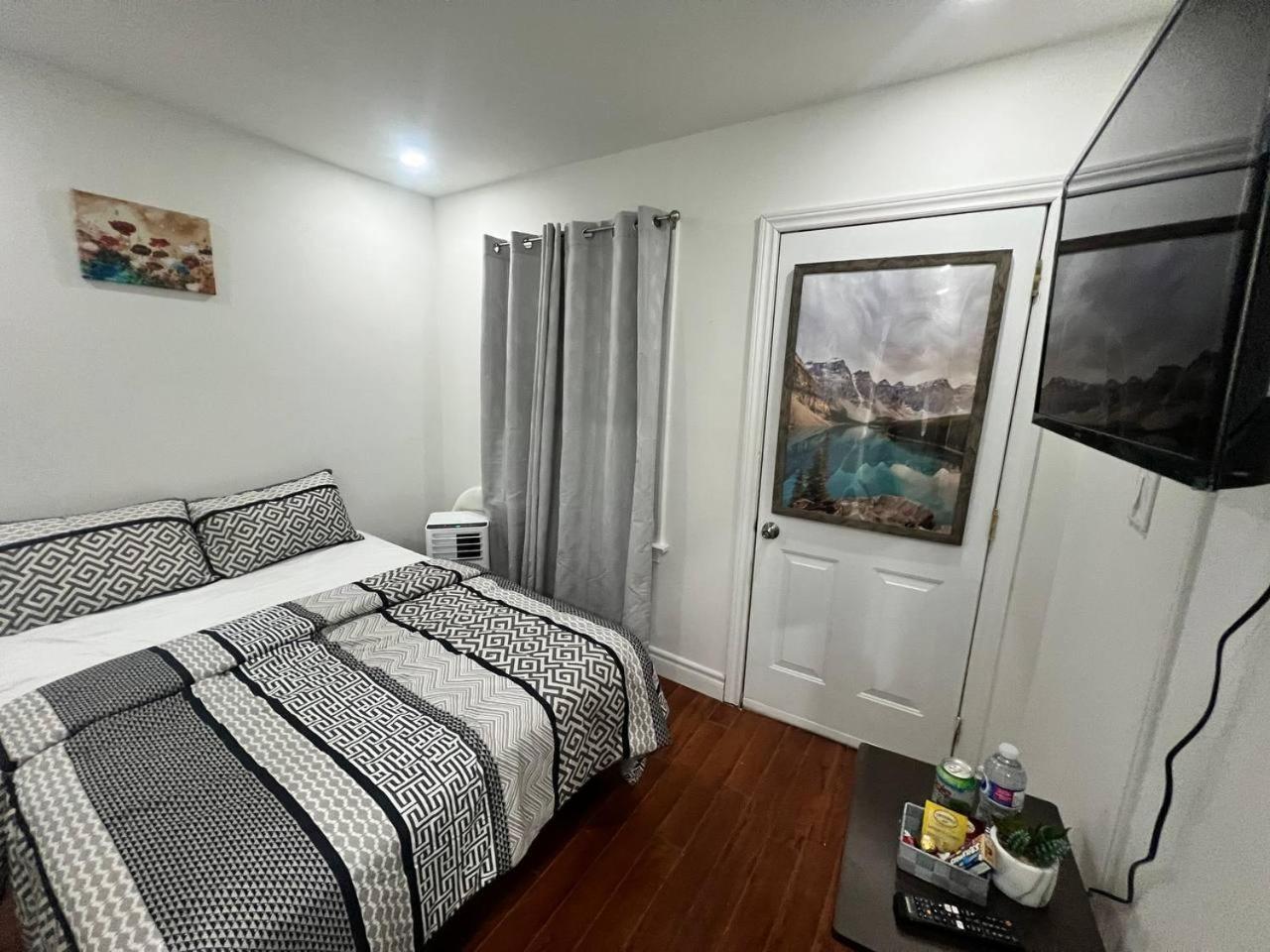 #1 Convvy-Nient Residence! Торонто Экстерьер фото