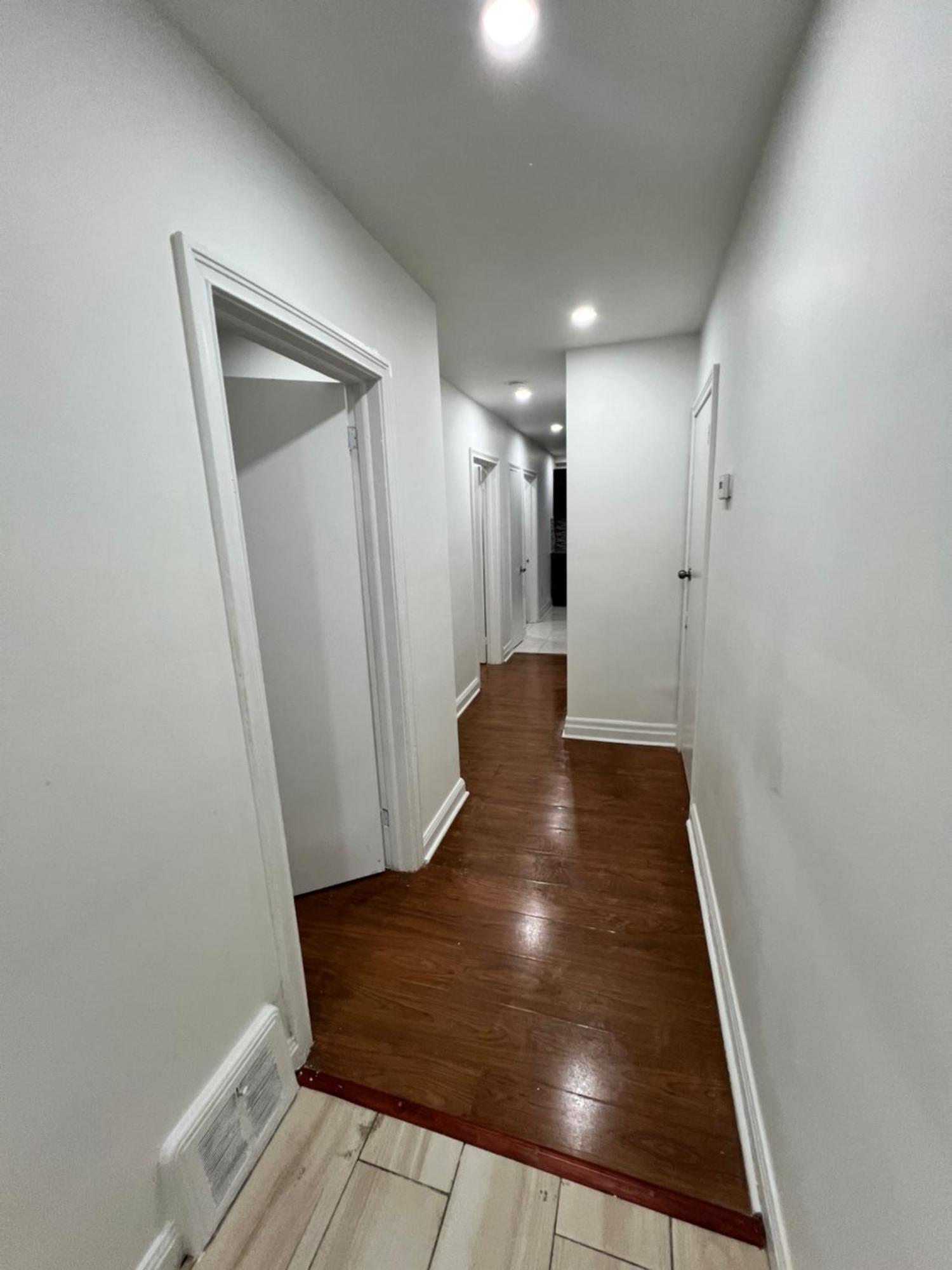 #1 Convvy-Nient Residence! Торонто Экстерьер фото